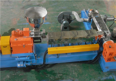 Elastomer granulator